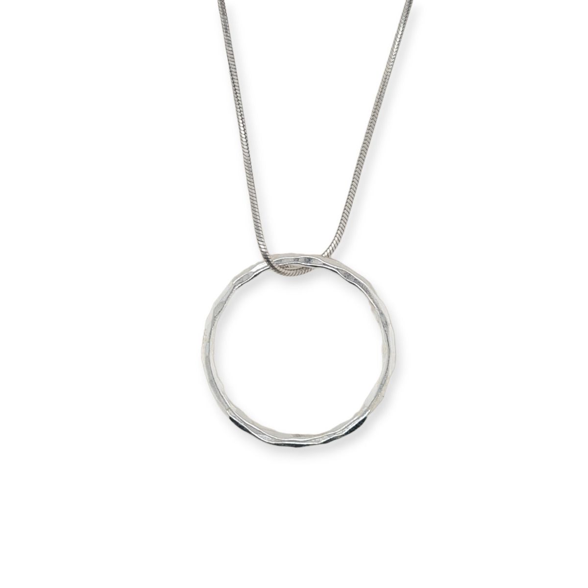 PENDANT S/S HAMMERED CIRCLE